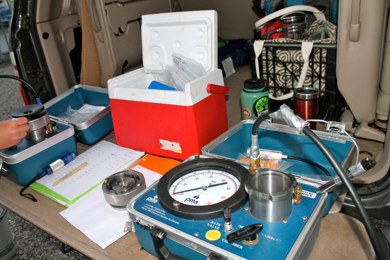 Measuring predawn water potentials with the pressure chamber